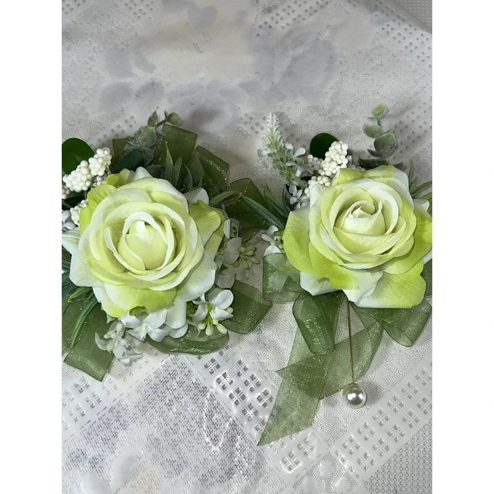 Yelinart 2Pcs Green Corsage and Men Boutonniere Homecoming Accesories Suit